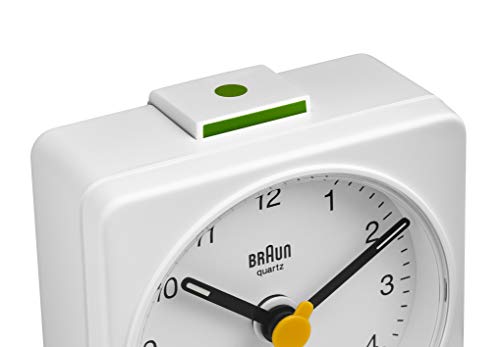 Braun BC-009-B Reloj despertador analógico, pantalla de fácil lectura, alarma creciente, agujas iluminadas, segundero amarillo, movimiento de precisión silencioso, color Negro
