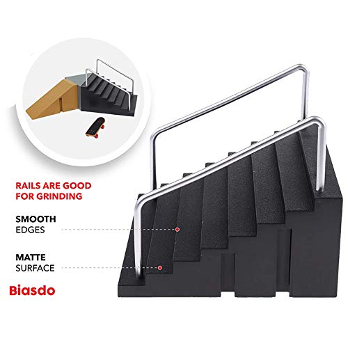 Breezeu Juego de Accesorios para Escena de Lugar de Patineta para Dedos Juego de Patinetas y Escaleras para Dedos Escaleras con Dos Pasamanos para Patinetas