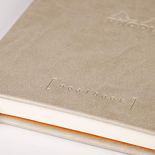 Clairefontaine 118775C – Un cuaderno RHODIARAMA Goalbook reborde rígido 14, 8 x 21 cm, 240 páginas de puntos pequeños (DOT), papel marfil numerado 90 g, cierre elástico y portabolígrafos, tapa beige