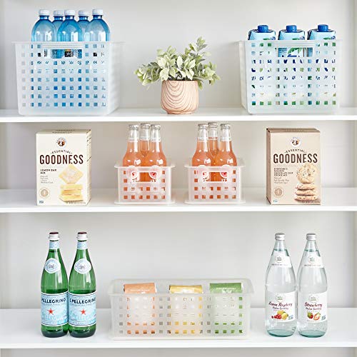 iDesign Caja organizadora con asas, organizador de baño de plástico para accesorios de ducha, cesta organizadora apilable para juguetes o material de artesanía, blanco