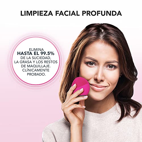 FOREO LUNA mini 2 Fuchsia cepillo de limpieza facial para todo tipo de pieles, cabezal de 3 zonas, ultra higiénico, 8 intensidades, 300 usos por carga, impermeable, 2 años de garantía