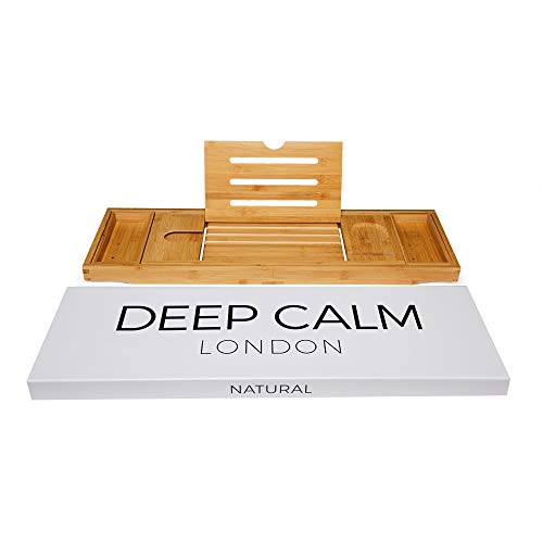 Deep Calm Bandeja de Baño - Tabla Extensible de Bambú para Bañera - Ajustable Antideslizante, se Adapta a la Mayoría de las Bañeras - Accesorio de Baño de Lujo para Libro, iPad, Teléfono, Vidrio, Vela