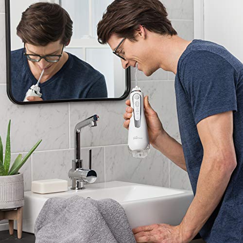 Waterpik 20023369 WP-560EU - Irrigador Bucal Recargable Irrigador Dental Portátil, Color Blanco