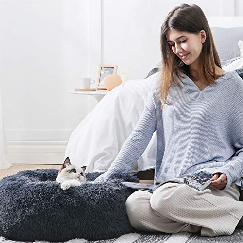 Bedsure Cama Gato Antiestres Invierno - Cama Perro Pequeño con Felpa Suave, Cojin Mascota de Pelo Relajante y Lavable, Gris Oscuro, 50x50cm