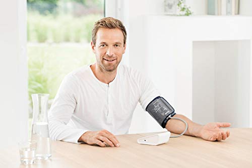 Beurer BM28 - Tensiometro de brazo, para tomar la presión arterial, con indicador de arritmia, pantalla clara, 2 horas alarma ajustable, manguito universal, memoria 4 x 30 mediciones, color blanco