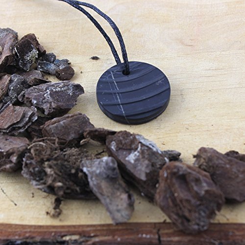 Heka Naturals Collar de Shungite con Colgante Diseño Tallado Brisa Hecho de Piedra Shungit | Joyería de Shungita Moderna, Usada para Equilibrar Chakras y Energía | Brisa