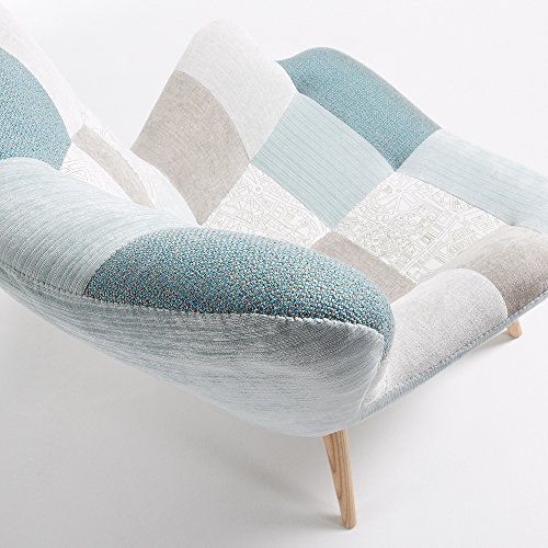 Kave Home - Butaca Kody Azul Patchwork con reposabrazos y Patas de Madera Maciza de Haya Natural