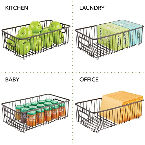 mDesign Cesta de almacenaje en metal con asas integradas – Gran caja organizadora con atractivo diseño en malla de alambre – Ideal como organizador de baño para cosméticos – color bronce