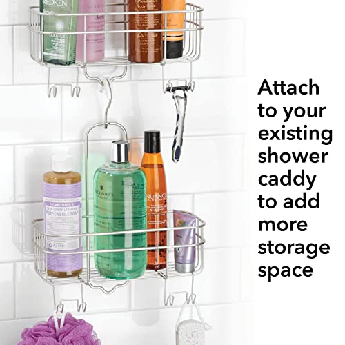 mDesign Estantería de ducha para colgar sin taladro – Estantería metálica con cesta de almacenaje y 4 ganchos – Estantería para ducha ampliable – Ideal para ahorrar espacio en la ducha – plateado mate
