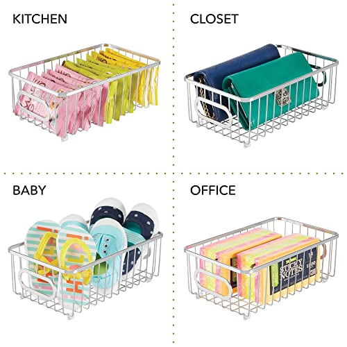 mDesign Juego de 2 cestas de almacenaje de metal con asas integradas – Estrecha caja organizadora con atractivo diseño de alambre – Ideal como organizador de baño para cosméticos – plateado