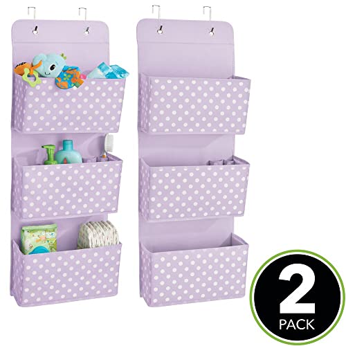 mDesign Juego de 2 estantes Colgantes de 3 Bolsillos para Cuarto Infantil – Sistema de almacenaje para Zapatos y Ropa en Fibra sintética – Organizador Colgante con diseño de Puntos – Violeta/Blanco