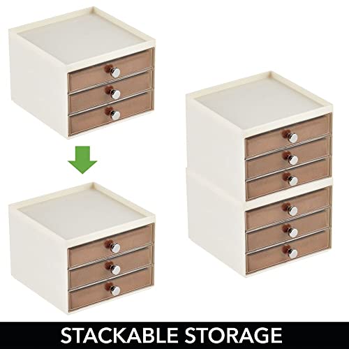 mDesign Organizador de joyas – Joyero organizador con tres cajones para pendientes, collares, anillos y pulseras – Cajas para joyería pequeñas de plástico – crema/marrón