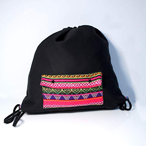 Mochila de loneta negra con bolsillo de manto peruano