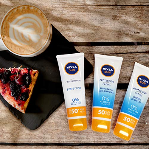 NIVEA SUN Sensitive Protección Facial FP 50 (1 x 50 ml), protector solar facial para piel sensible, crema sin perfume con 0% sensación pegajosa