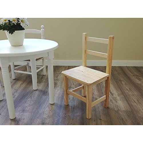 Silla infantil de madera. En crudo, para decorar. Medidas (ancho/fondo/alto): 30 * 27 * 57 cm.