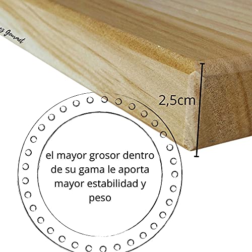 Tabla de cortar de madera, 40x30x2,5cm. Fabricada en España, con patas de silicona que mejoran la adherencia.