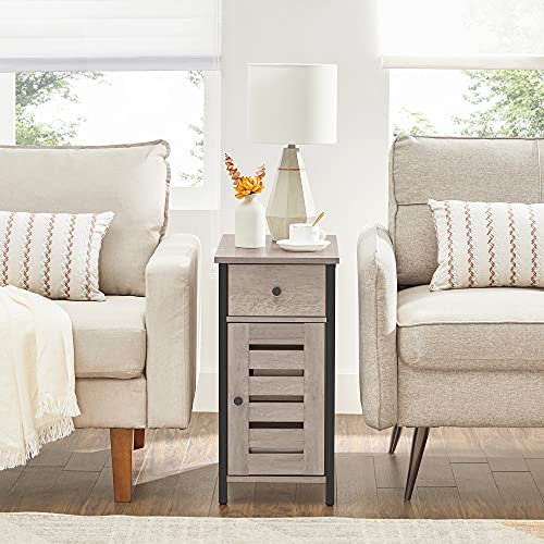 VASAGLE Mesa Auxiliar con Cajón, Mesa de Extremo Estrecho de 30 cm para Espacios Pequeños, Puerta con Persiana, Marco de Metal, Estilo Industrial, Greige y Negro LET066B02