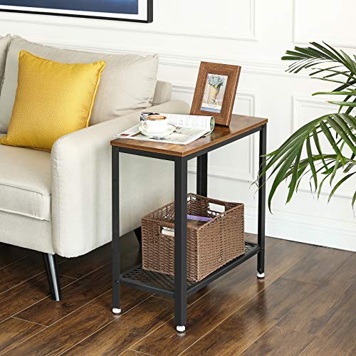 VASAGLE Mesa Auxiliar de Estilo Industrial, Mesa de Centro pequeña con Estante de Malla, Mesita de Noche, para salón, Dormitorio, 60 x 30 x 60 cm, Acero, Marrón Rústico y Negro LET31BX