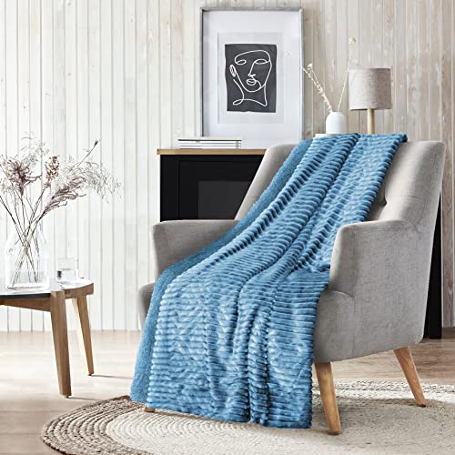 Victorio & Lucchino Manta Plaid Sofa Canale Emboss con Borreguito Sherpa - Manta Suave para el Sofa o para Cama (VL-80511 Celeste, 160x220 Cm)