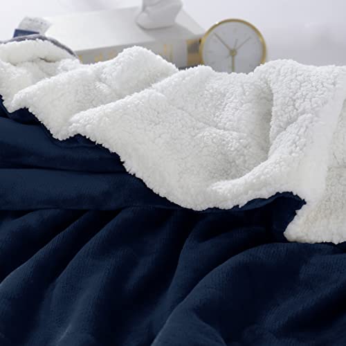 Wavve Manta Sherpa Franela Reversible 220x240 cm, Manta Polar para Cama 135/150, Manta de Microfibra Grande para Sofá, Sobrecama Suave, Caliente, Transpirable para Invierno (240x220 cm, Azul Marino)